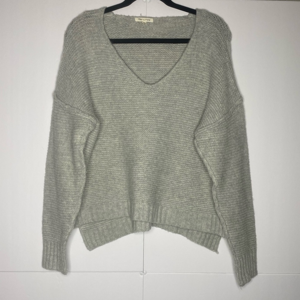 Tear n Rose Cozy Gray V-Neck Knit Sweater Women’s – Oversized Slouchy Fit
